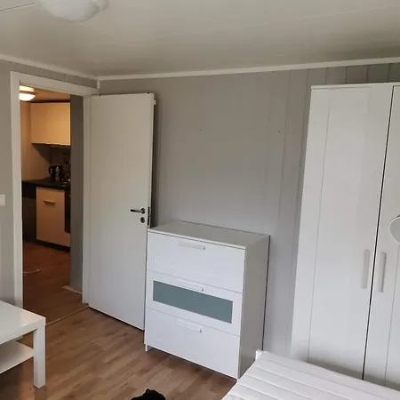 ホームステイ With Shared Kitchen And Bathroom Nr 2 *