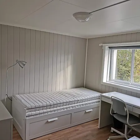 ホームステイ With Shared Kitchen And Bathroom Nr 2 トロムソ